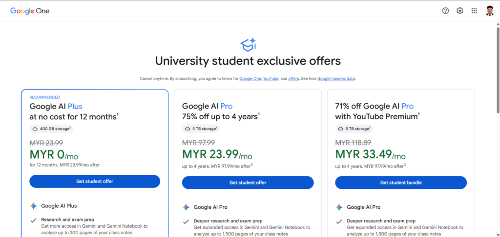 Tangkapan skrin laman sesawang Google One memaparkan tiga tawaran eksklusif pelan Google AI untuk pelajar universiti di Malaysia.
