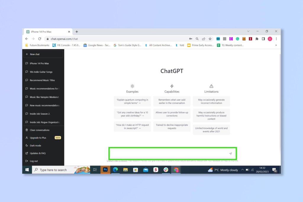 Tangkapan layar antarmuka web ChatGPT yang menampilkan panel sisi kiri dengan riwayat obrolan dan area kotak input pesan yang ditandai dengan bingkai hijau.