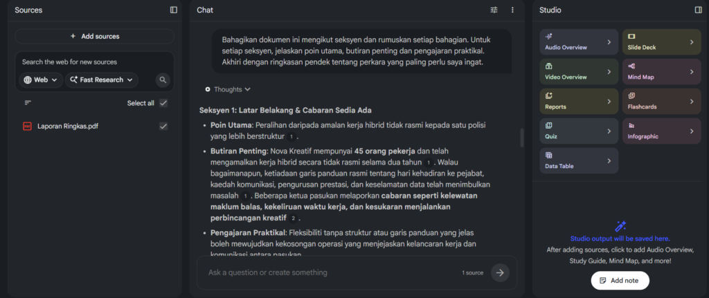 Tangkapan skrin antaramuka NotebookLM bertema gelap yang menunjukkan rumusan seksyen dokumen "Laporan Ringkas.pdf" dalam ruangan sembang, berserta panel Sources di sebelah kiri dan panel Studio di sebelah kanan.